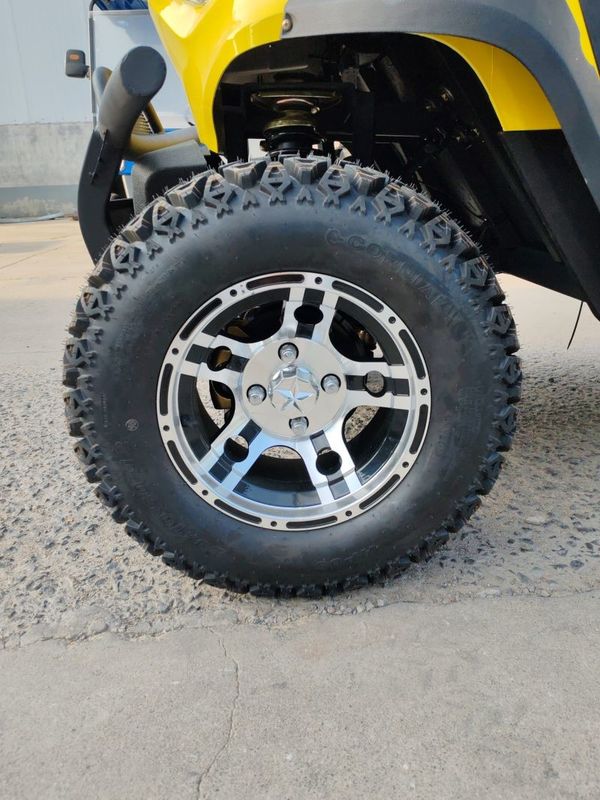 Electric 6 Seater Golf Cart With 72V Battery 30-40 Km/h Speed 70-90 Km Range And 6-8h Charging