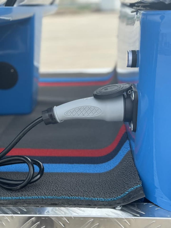 คุณภาพสูง 4000W 60V ระยะยาวไฟฟ้า 4 ที่นั่งมองไปข้างหน้ารถกอล์ฟ 14 นิ้ว ครอบครัว 4 ล้อ