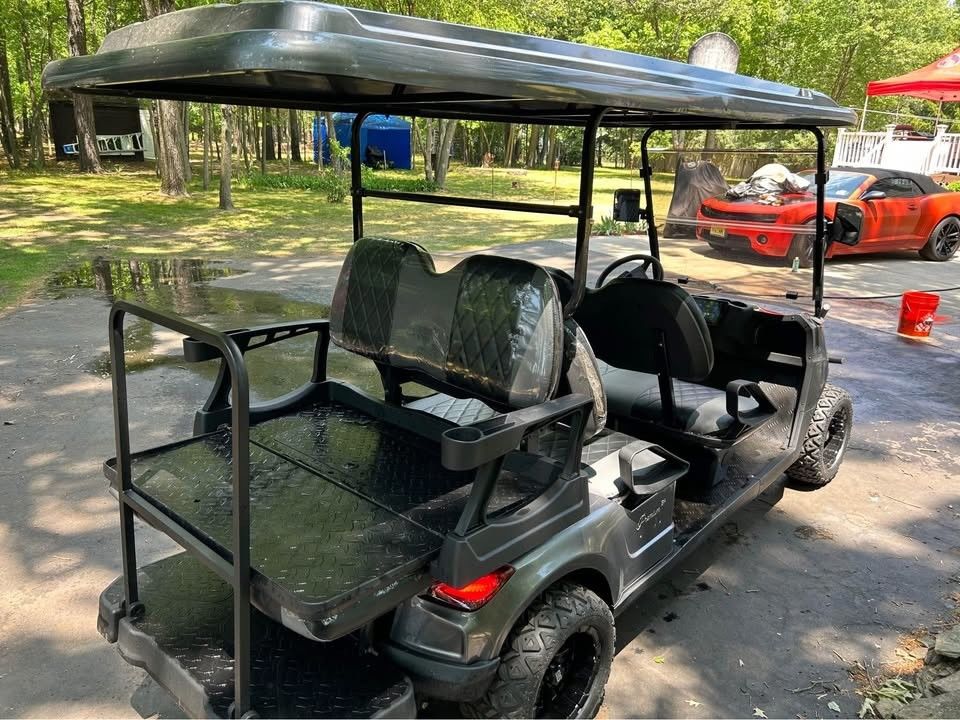 Six-seater Gray Off-road Low-key Luxury Electric Golf Cart With Customizable Color And LOGO Available OEM And ODM