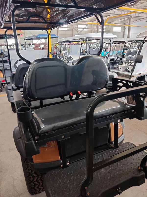 Brown Luxury High-End 4+2-Seater Lithium Battery Off-Road Electric Golf Cart Supports Customization