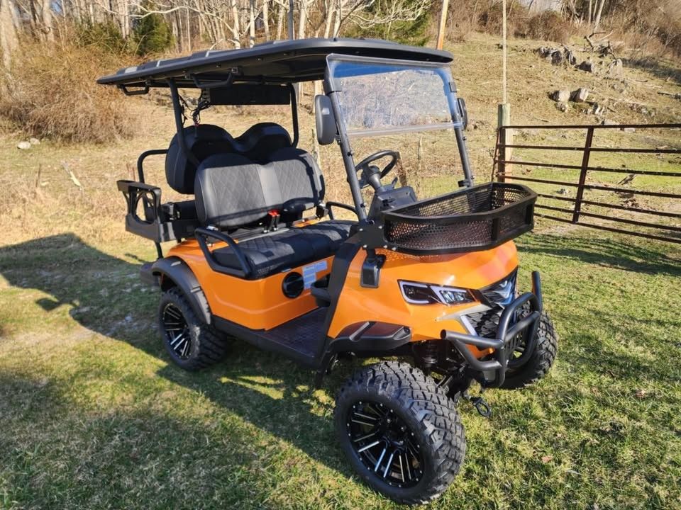 2+2-Seater Luxury Bright Orange Color Electric Golf Cart With High Horsepower 14-Inch Off-Road Tires Lithium Battery