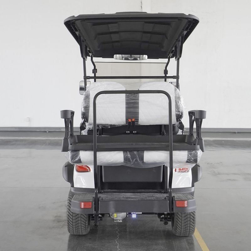 80km Travelling Range 4 Seats Golf Cart with and 3790*1260*1950mm External Size