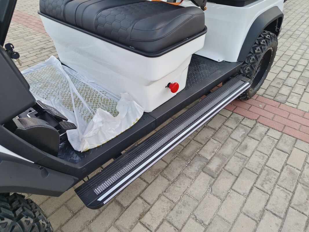 EV Golf Cart Powered by 5Kw Motor 48V 150Ah LiFePO4 Battery IP65 Waterproof Perfect for Outdoor Transportation Needs